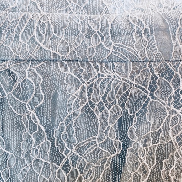 NEW FAME AND PARTNERS BLUE BACKLESS LACE GOWN - Picture 5 of 10